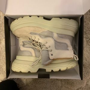 Chunky sneakers/boots